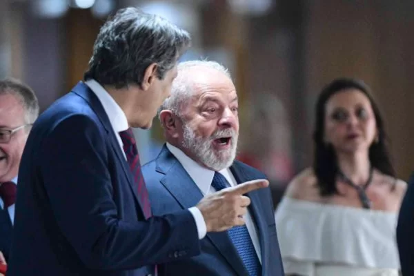 Mario Sabino: Lula não governa, brinca de Lego
