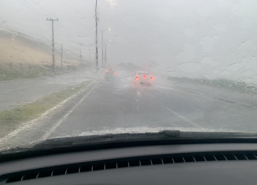 Chuvas alagam Via Costeira e deixam rodovia praticamente ‘intransitável’
