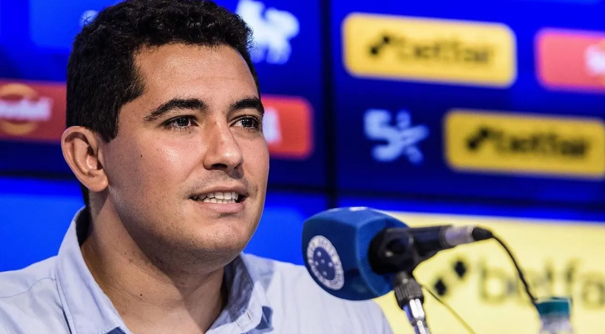 Pedro Martins deixa Cruzeiro e vira diretor de futebol do Vasco