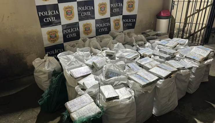 Polícia encontra 1 tonelada de cocaína durante buscas por PM desaparecido 