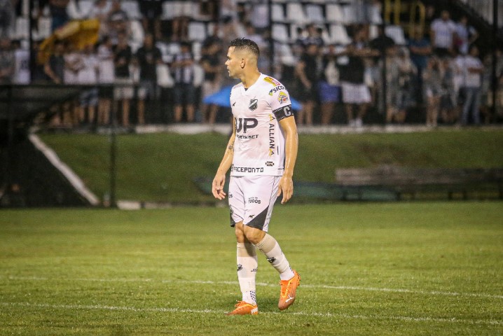 Pulando o muro? América quer ex-capitão do ABC