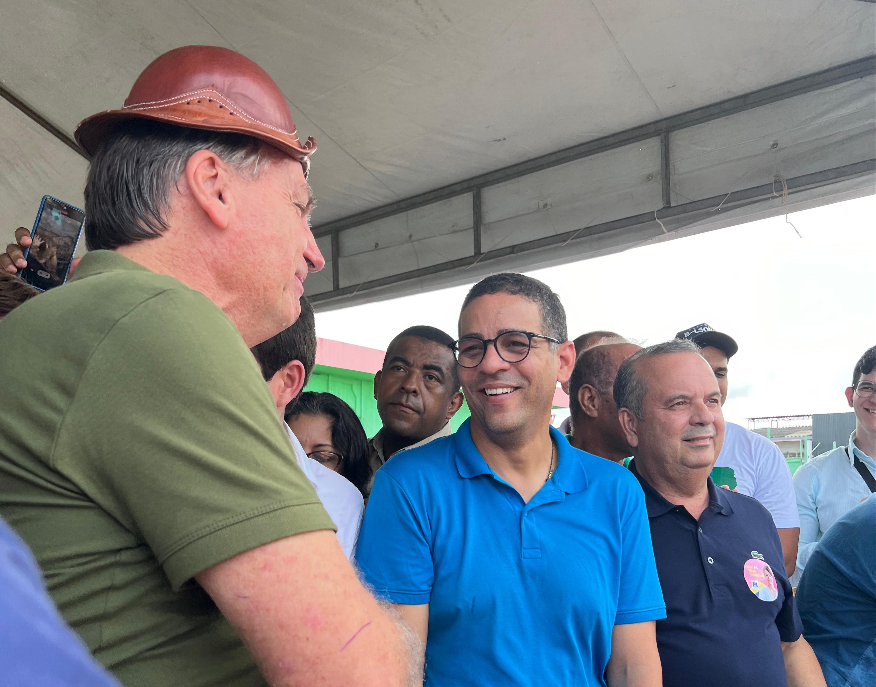 Ao lado de Bolsonaro e Taveira, Wolney entrega título de cidadão para Rogério Marinho