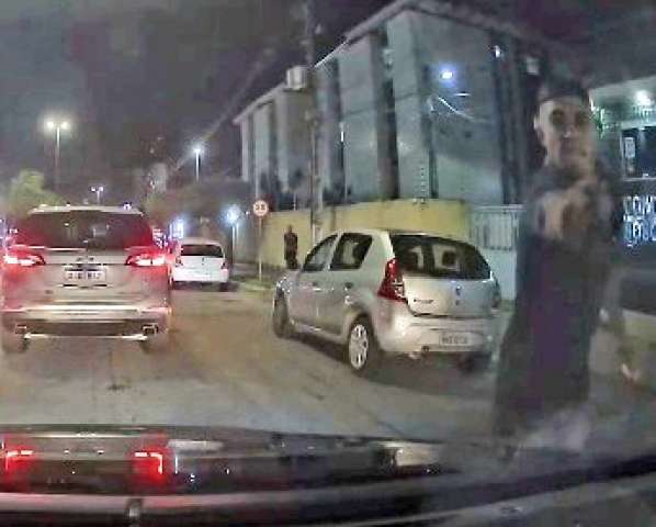[VIDEO COMPLETO] Imagem melhorada mostra cara do bandido que atirou contra pai de família em frente ao Salesiano