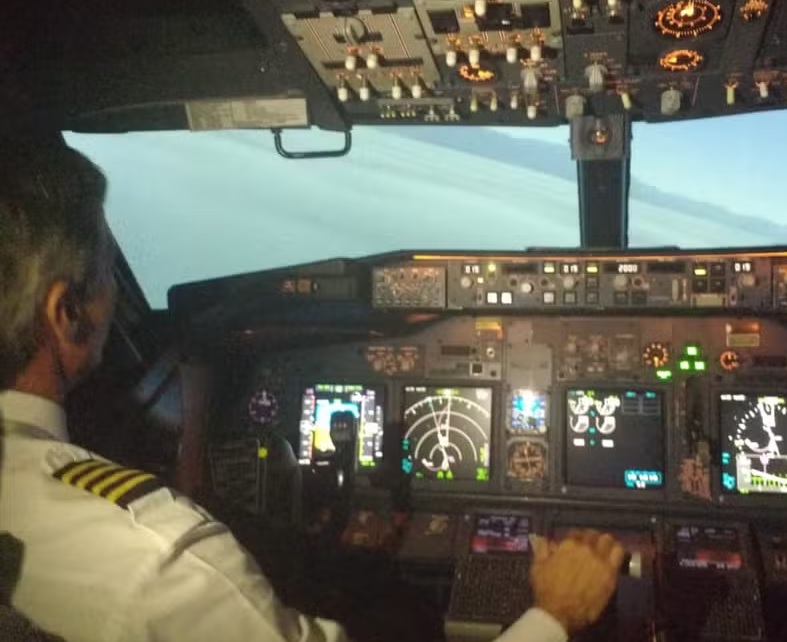 Ufersa lança edital para curso gratuito de piloto de avião civil