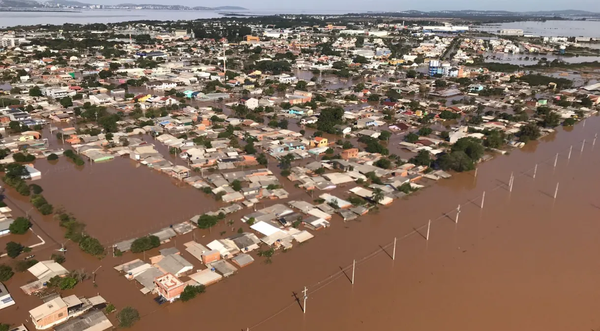 Chuvas no RS: moradores relatam saques noturnos em cidade evacuada durante enchente