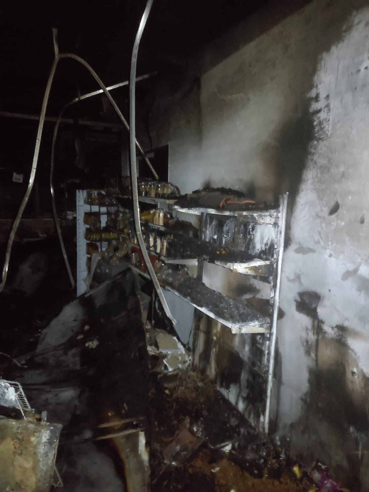 Supermercado é destruído por incêndio em Natal