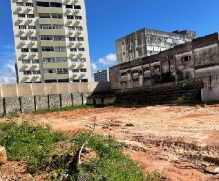 Piscina da antiga ASSEN é aterrada pela Prefeitura de Natal