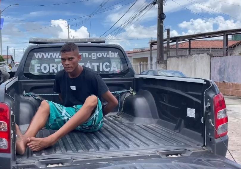 [VIDEO] Preso por roubar carro, homem ironiza vezes que passou impune: "Nunca foi sorte, sempre foi Deus"