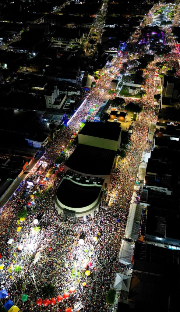 "Pingo da Mei Dia" tem recorde de público com mais de 230 mil pessoas na abertura do MCJ 2024
