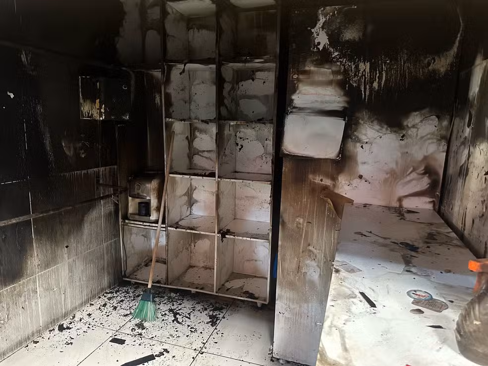 Incêndio atinge box do mercado central de Mossoró, no Oeste potiguar — Foto: Iara Nóbrega/Inter TV Costa Branca