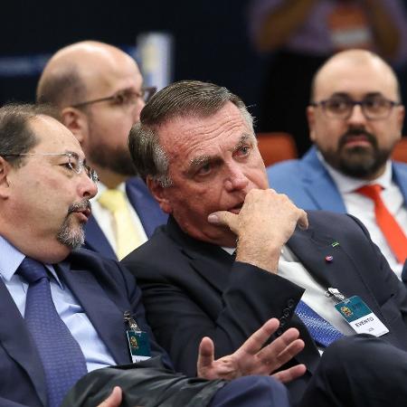 dr-celso-sanchez-vilardi-e-jair-messias-bolsonaro-em-julgamento-no-stf-1742910274058_v2_450x450.jpg