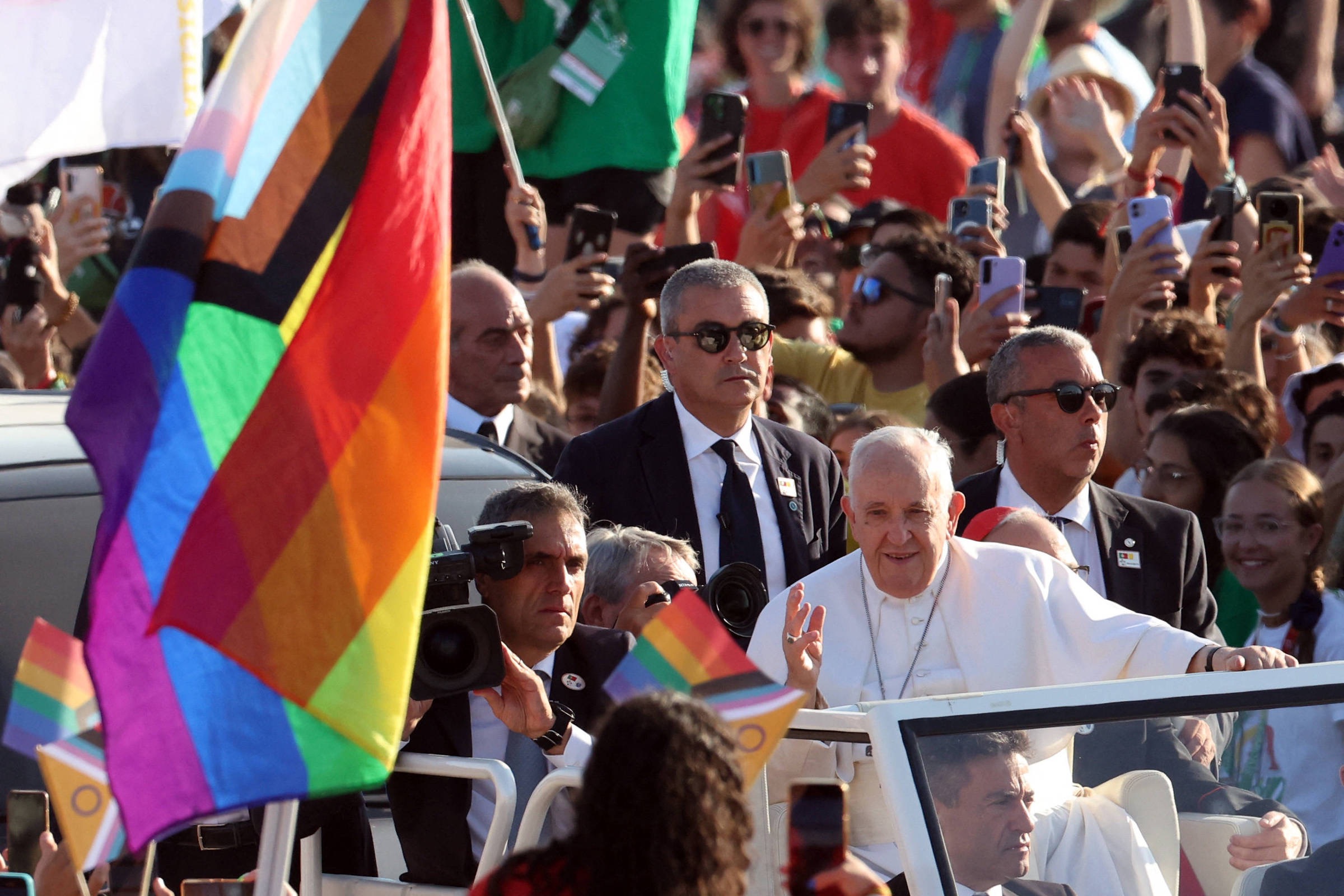 papafranciscoeLGBT