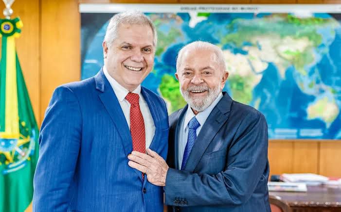 presidenteinsslula.jpeg