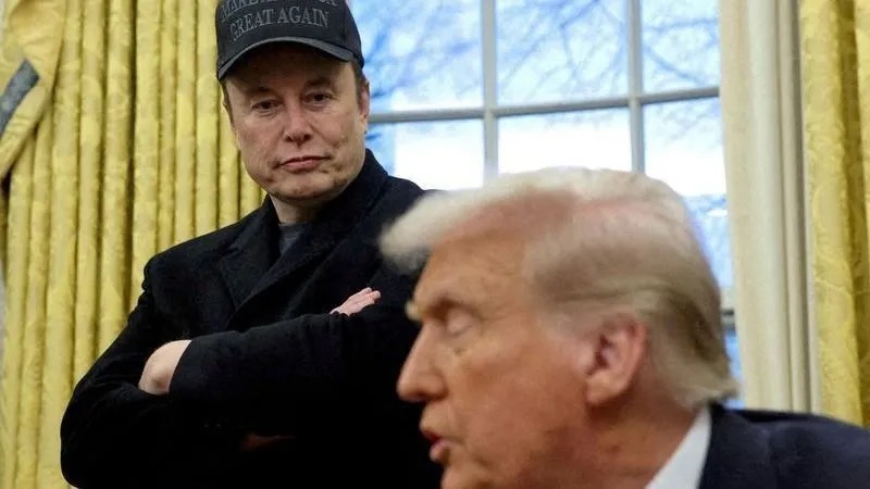 Elon Musk e Donald Trump na Casa Branca   •  11/2/2025 REUTERS/Kevin Lamarque