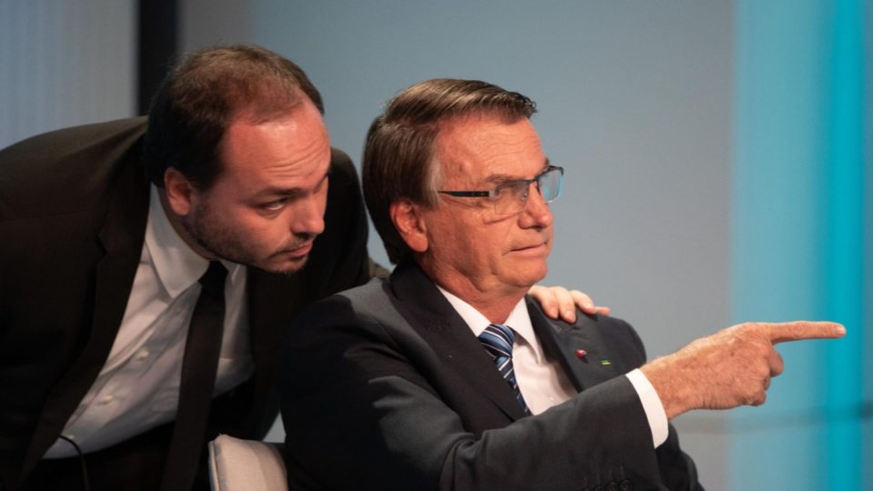 carlos-bolsonaro-e-jair-foto-andre-coelho-efe-960x540.jpg
