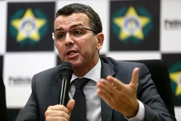 Delegado preso no RN, suspeito de mandar matar Marielle, pede transferência