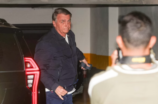 FireShot Capture 207 - Bolsonaro vai ao PL enquanto aguarda Moraes decidir_ “Não posso fal_ - [www.metropoles.com].png