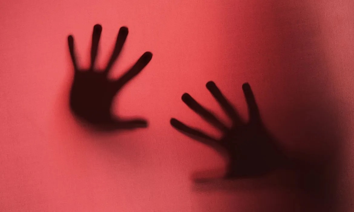 Violência contra mulher  • Reprodução/ Freepick