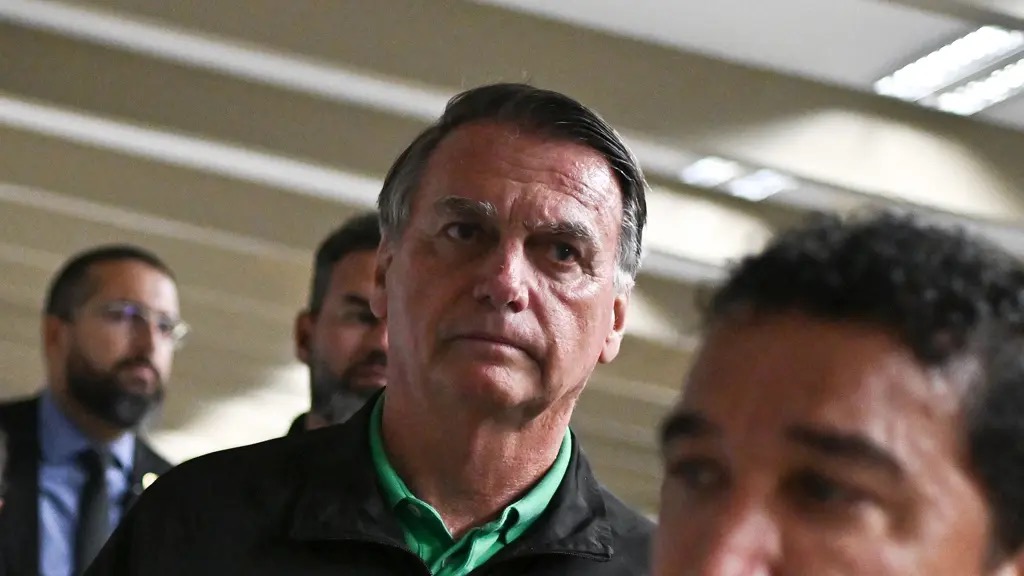 Flexibilização não atinge advogados e outras pessoas, que seguem obrigadas a pedir autorização à Corte. (Foto: André Borges/EFE)