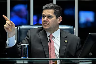 Presidente do Senado, Davi Alcolumbre, durante sessão no plenário  Foto: Andressa Anholete/Agência Senado