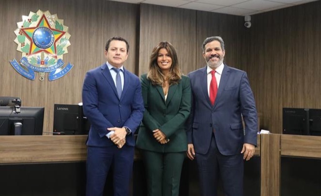 Os juízes federais Emanuela Mendonça, José Carlos Dantas e Francisco Glauber Pessoa, da primeira turma recursal da JFRN | Foto: Divulgação/JFRN