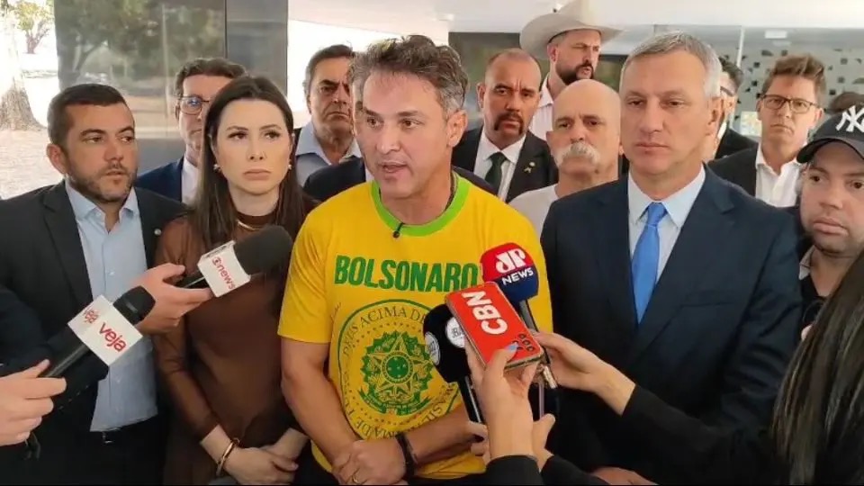 Em coletiva de imprensa, a oposição voltou a cobrar anistia durante julgamento do Bolsonaro no STF. (Foto: Apolos/ Assessoria Zucco)