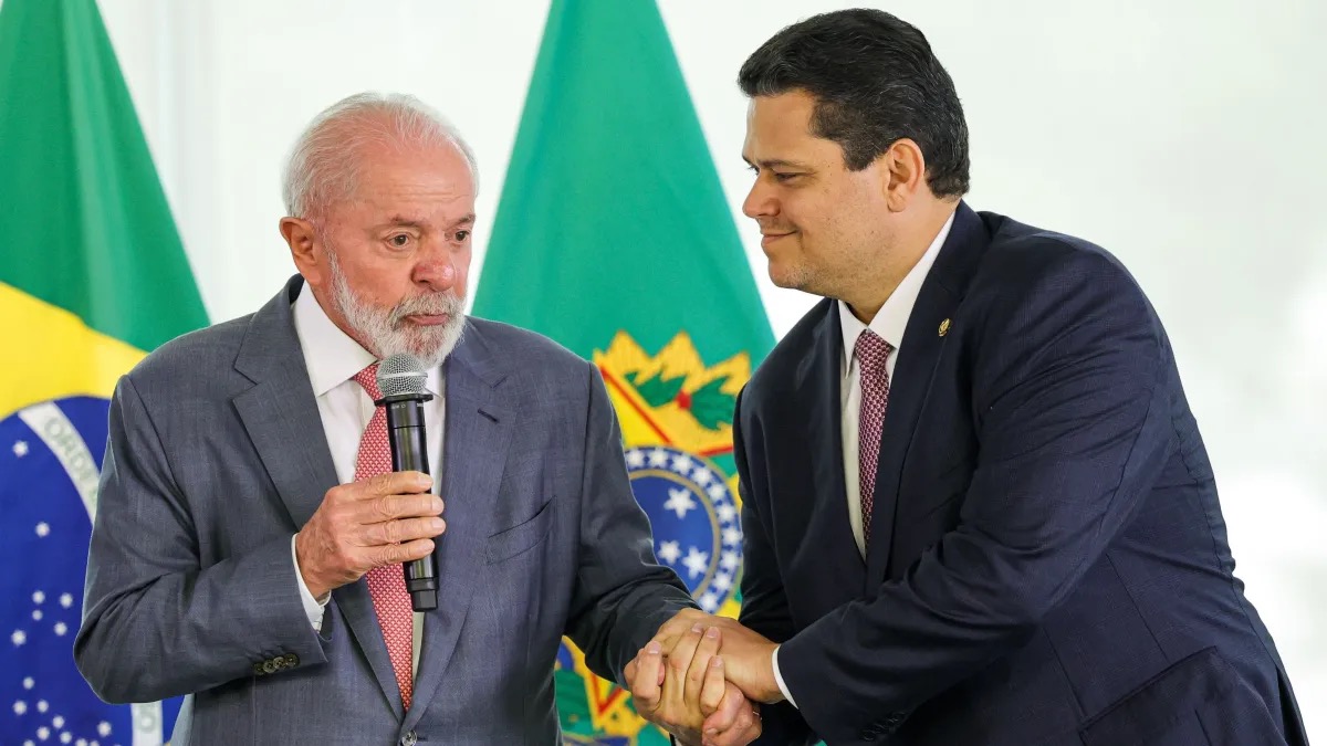 O presidente Luiz Inácio Lula da Silva e o presidente do Senado, Davi Alcolumbre  • Fabio Rodrigues-Pozzebom/Agência Brasil