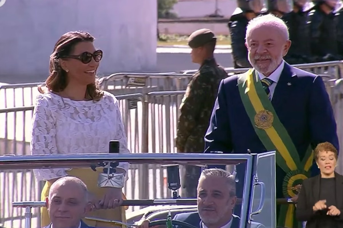Lula e Janja no desfile de 7 de setembro de 2025 | Foto: TV Brasil/Reprodução