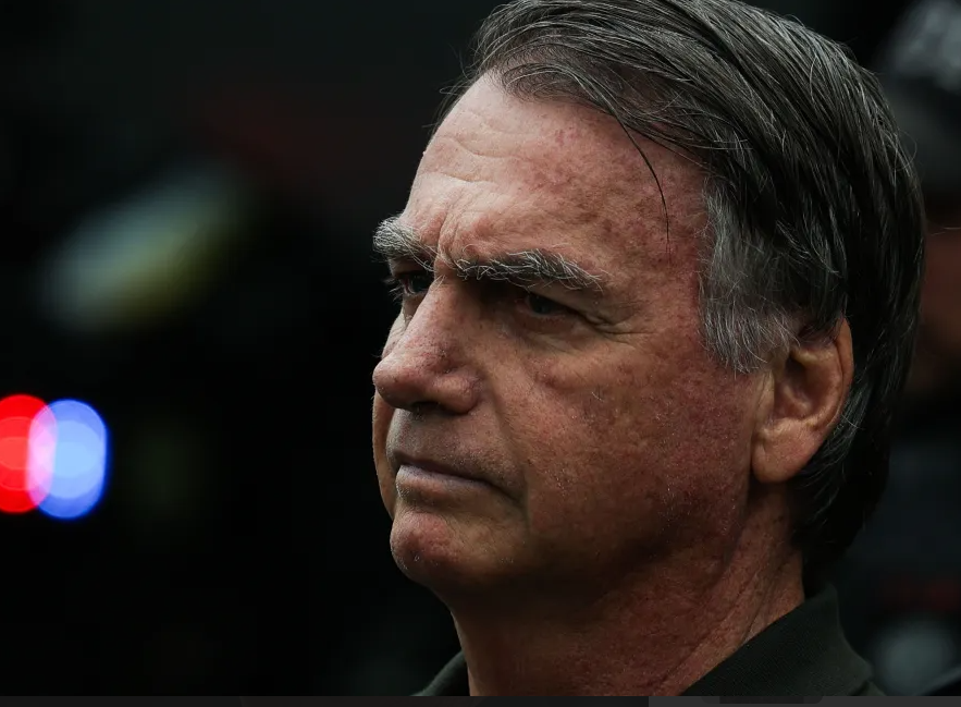 FireShot Capture 040 - Sob questionamento por demora em hospital, Bolsonaro envia atestado_ - [www.cnnbrasil.com.br].png