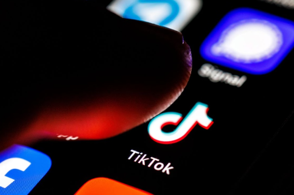 FireShot Capture 051 - Trump diz que conseguiu compradores para o TikTok_ “Temos um acordo_ - [www.metropoles.com].png