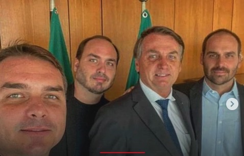 Flávio, Carlos, Bolsonaro e Eduardo 