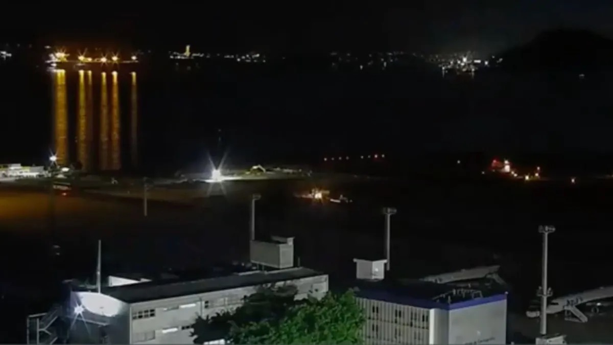 Aeroporto Santos Dumont, no Rio de Janeiro, no momento do apagão que atingiu o país nesta terça (140  • Reprodução/Aviation TV