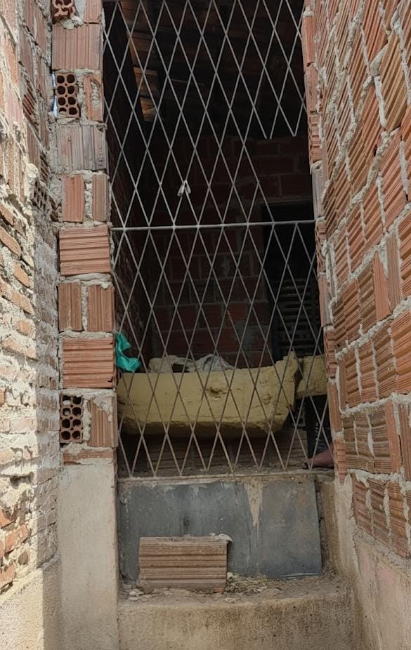 Polícia Civil resgata homem mantido em cárcere privado e condições desumanas em Santa Cruz
