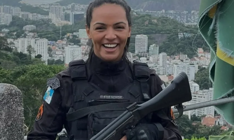 FireShot Capture 400 - PM influenciadora desafia professora e viraliza após operação no Ri_ - [oantagonista.com.br].png