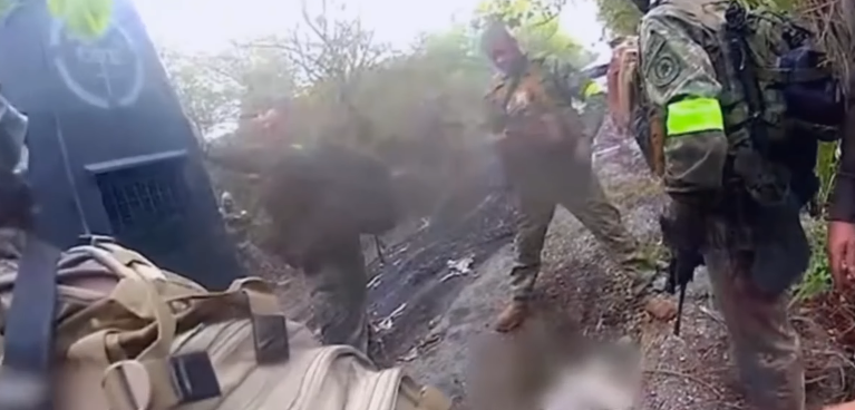 FireShot Capture 191 - (8) HEROÍSMO_ VÍDEO MOSTRA MOMENTO EM QUE POLICIAL DO BOPE SALVA CO_ - [www.youtube.com].png