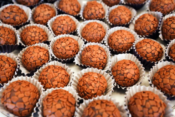 FireShot Capture 424 - Alunos tentam envenenar professoras com brigadeiro após nota baixa_ - [www.metropoles.com].png