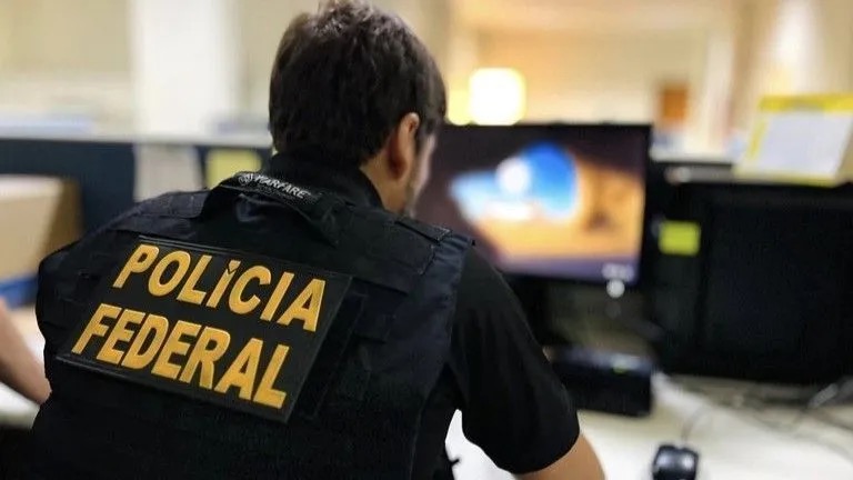 A Polícia Federal (PF) identificou cinco pessoas com mandados de prisão em aberto atuando nas preparações da COP30, em Belém/PA  •