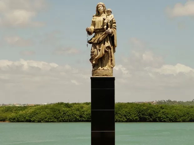 Imagem de Nossa Senhora da Apresentação, na Pedra do Rosário, em Natal (Foto: Ricardo Araújo/G1)