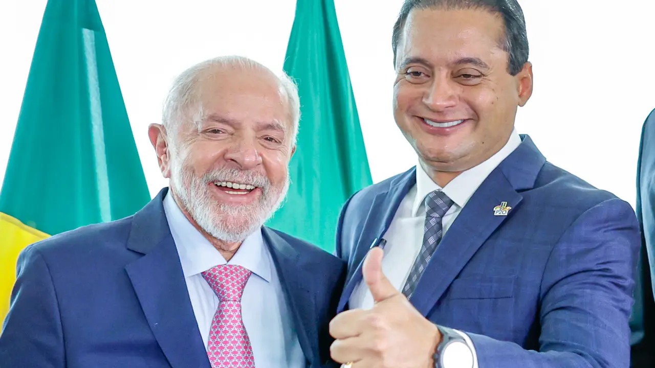 Lula e Weverton: presidente recebeu senador em almoço no Palácio do Planalto nesta segunda-feira (Ricardo Stuckert/PR)