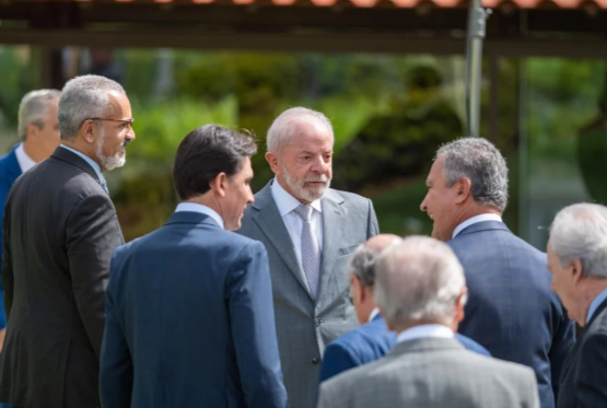 FireShot Capture 728 - Lula dá bronca em ministros_ “Dá impressão que vocês não são govern_ - [www.metropoles.com].png