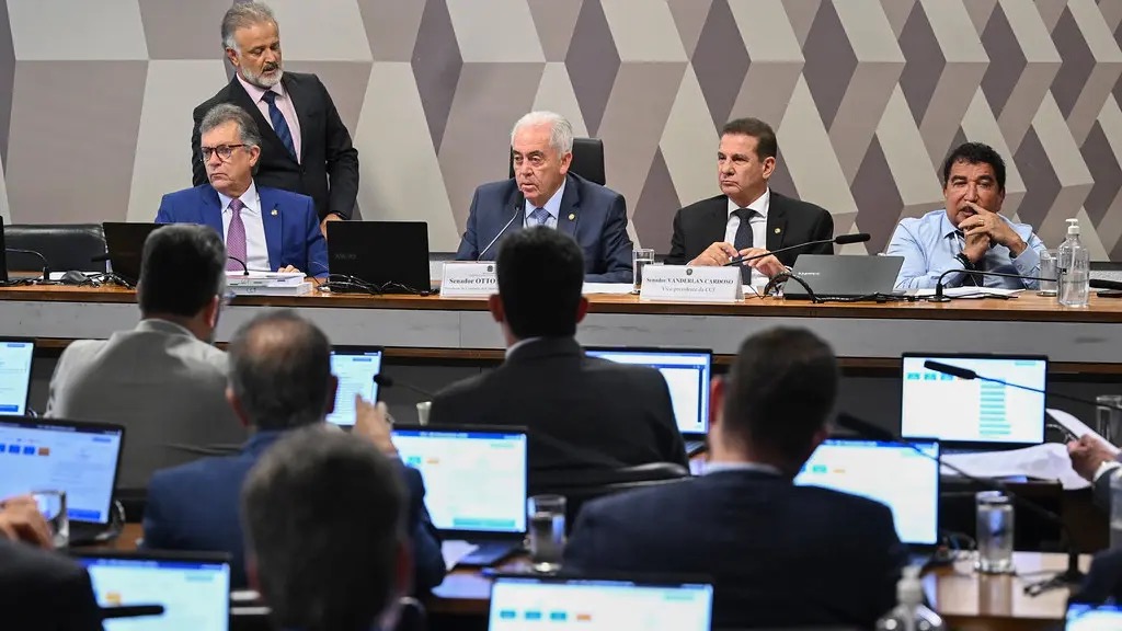 Senadores pediram vista de apenas quatro horas e emenda de redação que dispensa reanálise dos deputados. (Foto: Saulo Cruz/Agência Senado)