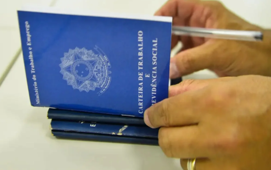 FireShot Capture 780 - IBGE_ desemprego cai para 5,2%, menor taxa da série histórica_ - [www.metropoles.com].png