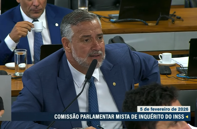 FireShot Capture 935 - DEPUTADA ACUSA LÍDER DO PT DE VIOLÊNCIA DE GÊNERO E FAKENEWS SOBRE _ - [www.youtube.com].png