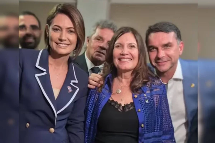 michelle-bia-kicis-e-flavio-bolsonaro.webp