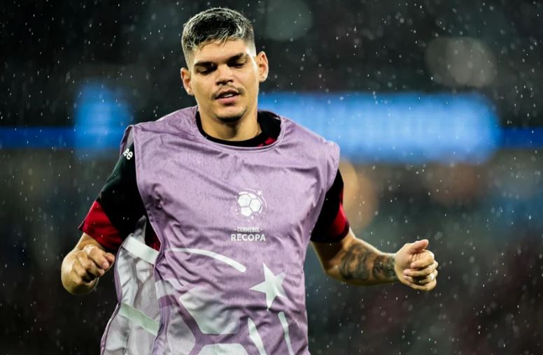 Ayrton Lucas / Gilvan de Souza/Flamengo