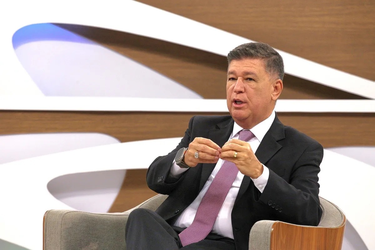 O senador Carlos Viana (Podemos-MG) em entrevista ao programa Roda Viva, da TV Cultura  • Nadja Kouchi/TV Cultura