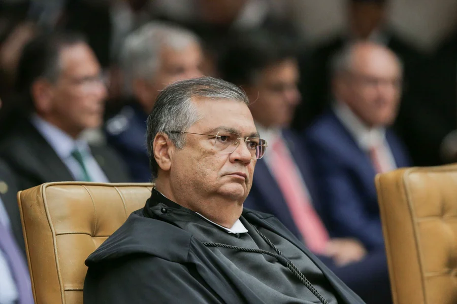 ministro-stf-flavio-dino-durante-sessao-solene-de-abertura-do-ano-judiciario-metropoles-1-scaled.webp