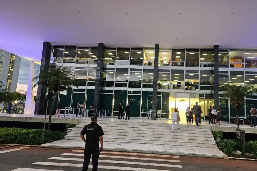 STF Supremo Tribunal Federal é evacuado após alarme soar | Metrópoles.