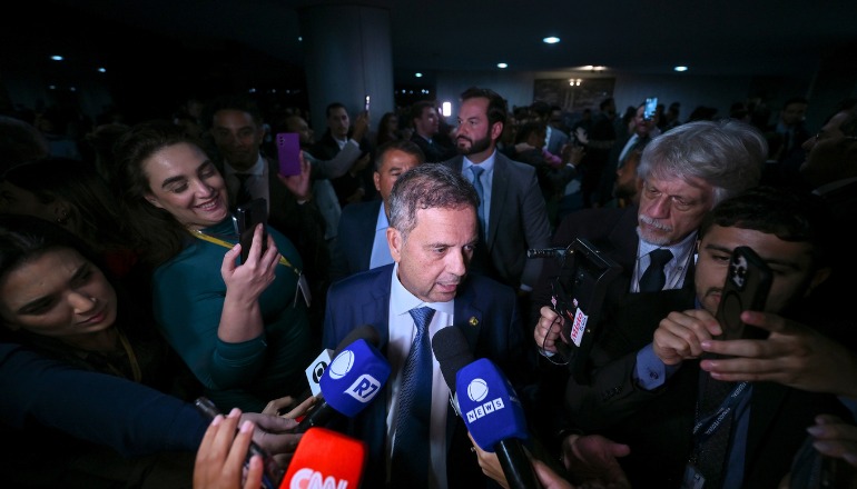 rogerio_senado_jornalistas.jpg