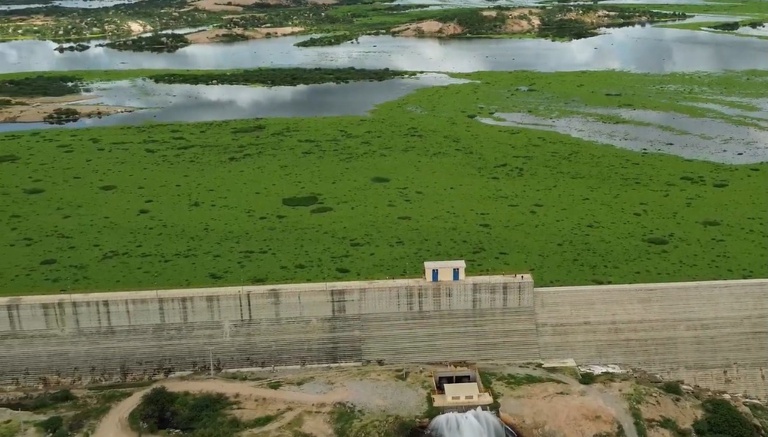 Reservatório cresce rapidamente e já garante maior estabilidade no abastecimento do Seridó (Foto: Governo RN)